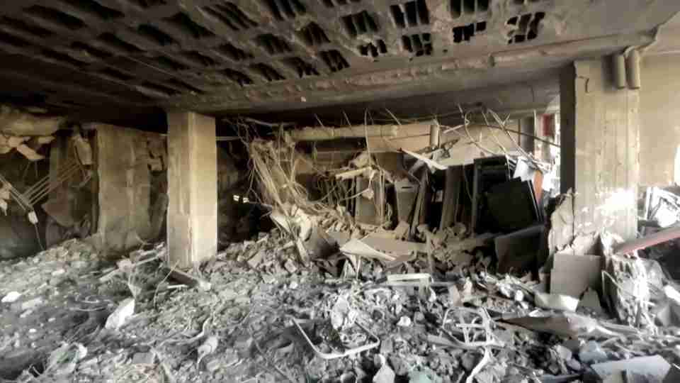 イスラエル軍、ガザ地区シファ病院「作戦終了」　跡にはがれきと遺体