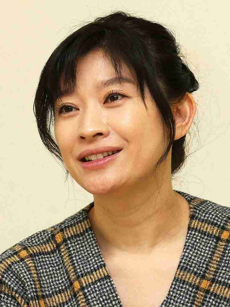 篠原涼子「デート代は男性が払うべき」論争をめぐる世間の反応に「意外だな」