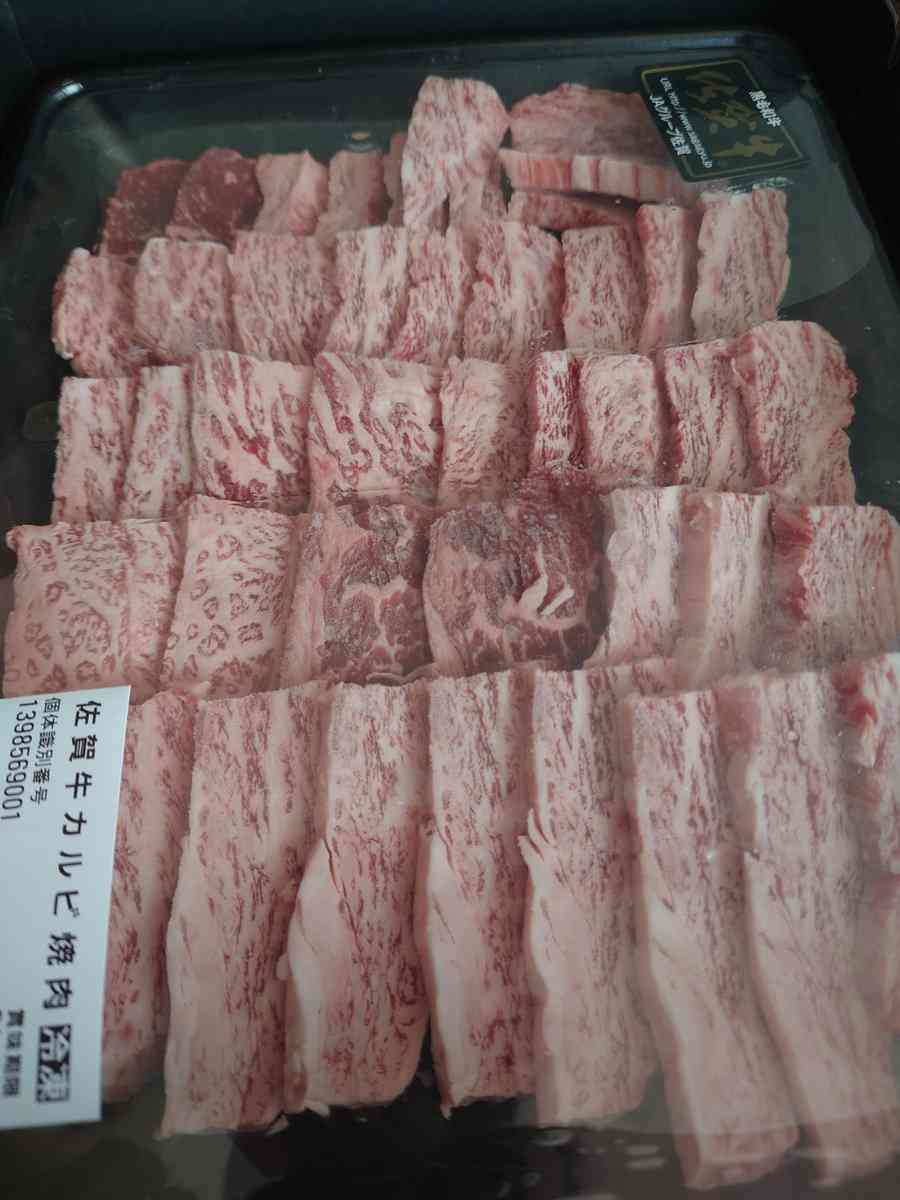 「ふるさと納税で来た佐賀牛が殆ど牛脂で食えない」→リュウジさん「こういうお肉はガーリックライスにすると飛べます」