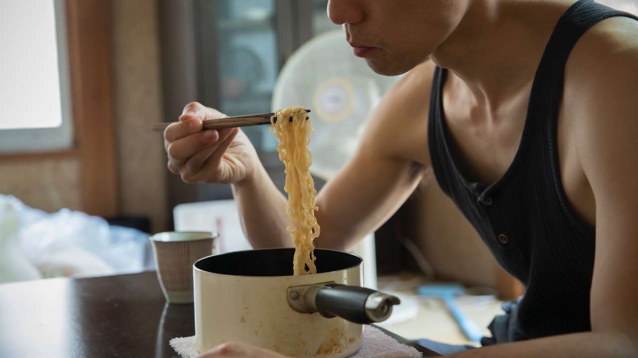 貧困急増…平均所得「200万～300万円未満が最多」「主要先進7ヵ国ダントツの最下位」日本のキツすぎるリアル