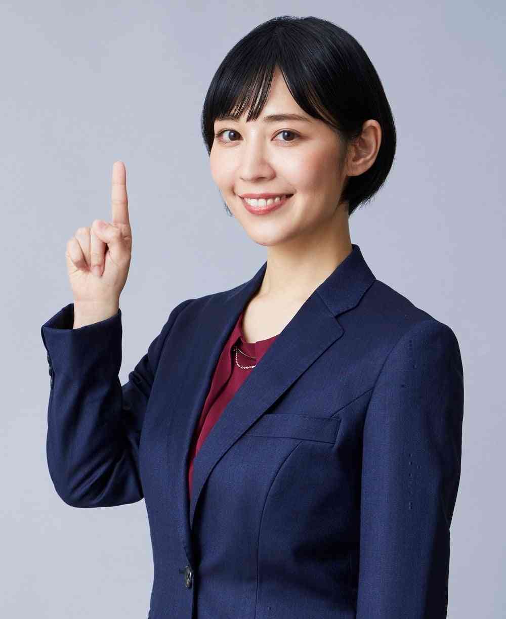 “ビズリーチ”CMで話題の吉谷彩子、俳優の秋元龍太朗との結婚を発表「一層精進して参ります」