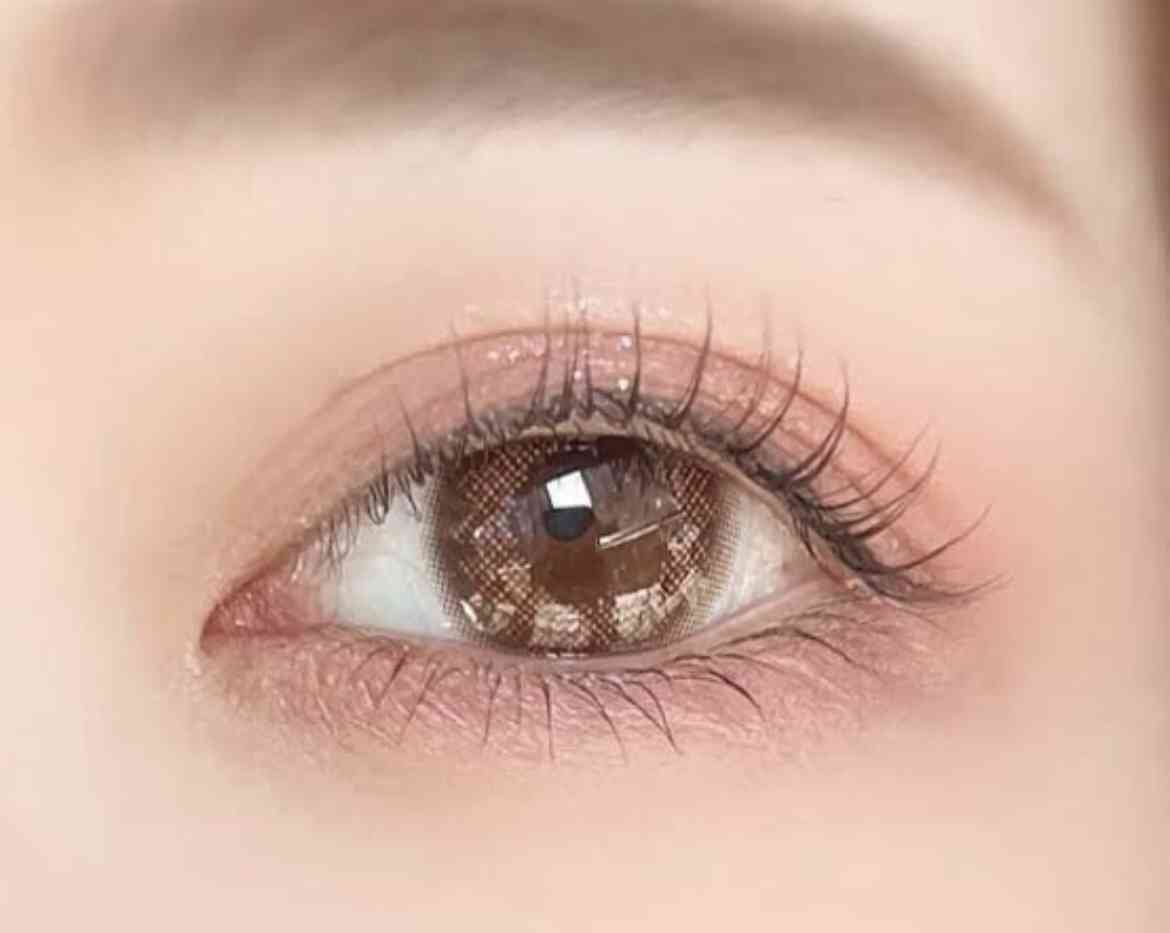 涙袋ない人のメイク