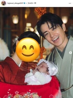 藤森慎吾、妻＆娘公開の華やか家族ショット　「もう美人ちゃん」「奥さま小柄で可愛すぎる‪」の声