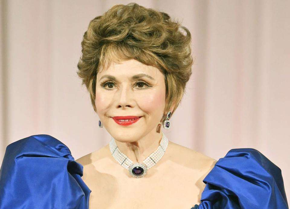 デヴィ夫人の孫キラン君　16歳とは思えぬ色気漂う青年に「イケメン過ぎ」の声　すでに社交界デビュー