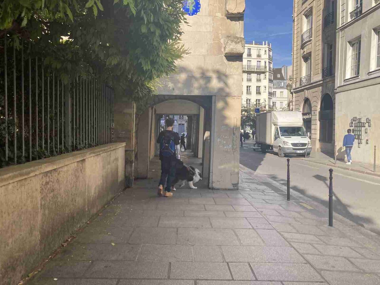 花の都パリが「犬の糞」「ポイ捨て」だらけの理由。フランス人はなぜ“街をきれいにする意識”が低いのか