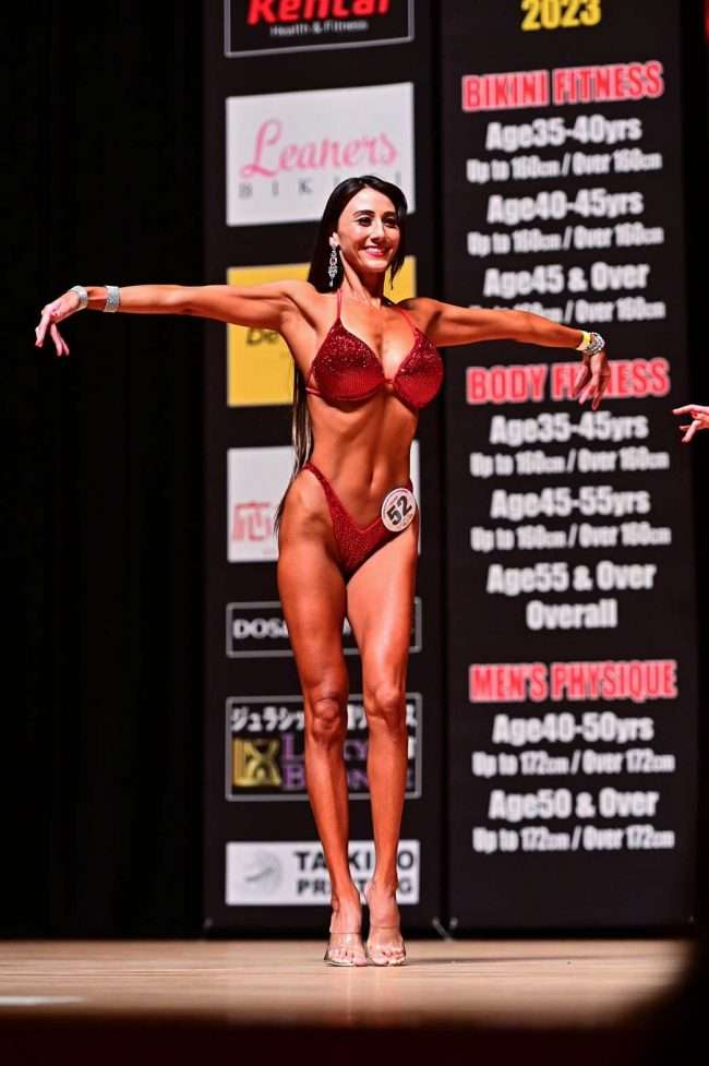 道端カレン、ボディビル大会で全国6位！　173cmの優れたプロポーションでビキニ2年連続入賞「レベルが高い中うれしい」