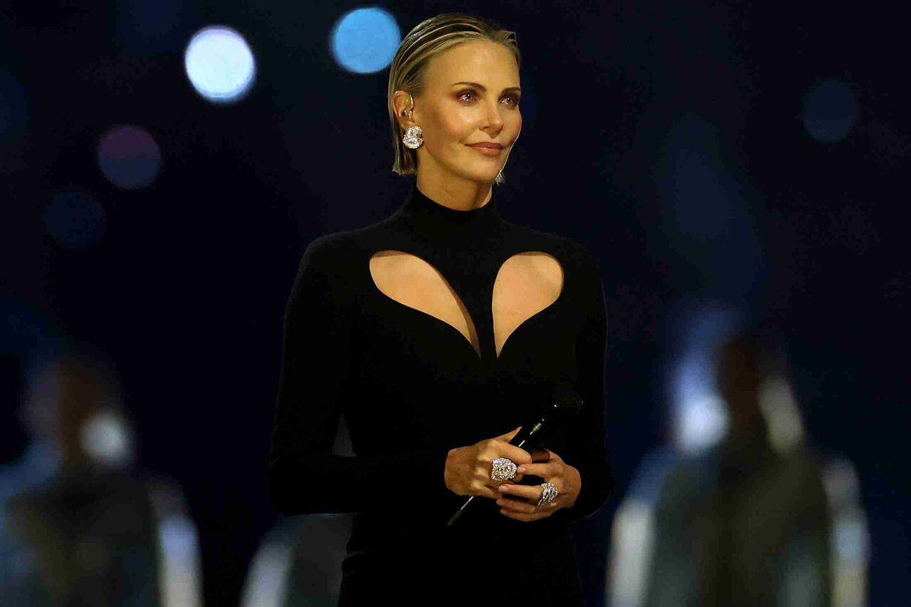 「綺麗だな～と思って調べたら50歳！！！すっっっご」ミラノ五輪開会式登場の美人女優にネット驚がく「変わらなさすぎでは」「圧倒的」