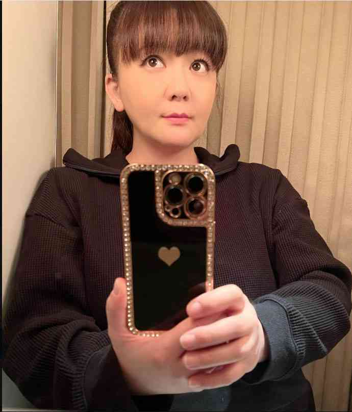 華原朋美「めっちゃ痩せましたね」最新ショット”美ボディー”に「可愛い」「綺麗」の声相次ぐ