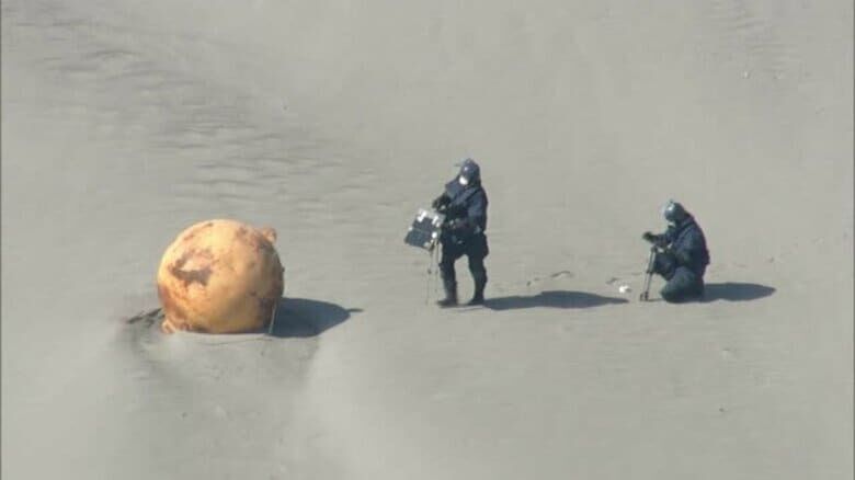 海保も「見たことがない」約1.5ｍの鉄球のようなもの漂着　周辺200ｍ立入禁止に　浜松