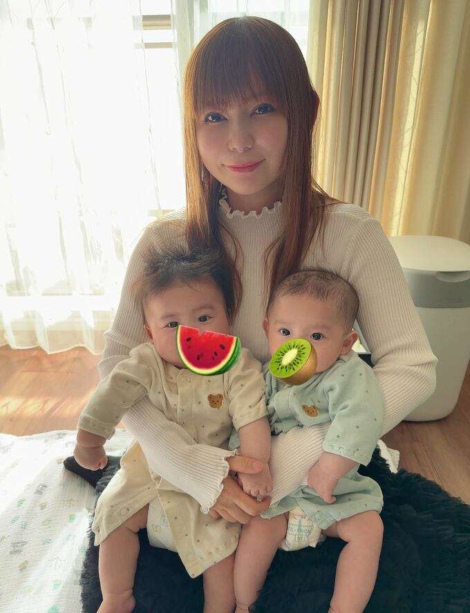 【 中川翔子 】「スーパーも行けない、眠れない」双子の男児育児の苦悩を吐露
