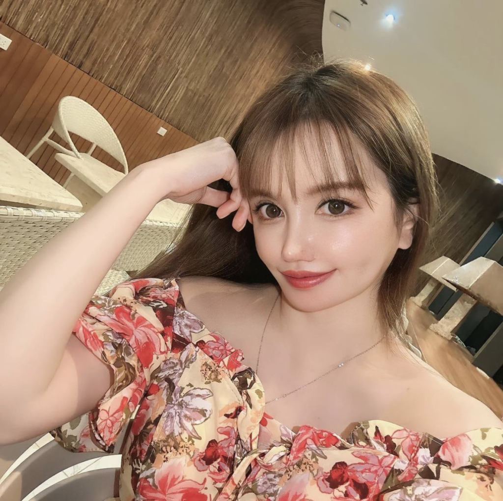 〝課金額4000万円〟整形ユーチューバー「らびちゃん」が誹謗中傷にブチギレ「まずは明日こいつの高校に電話する」