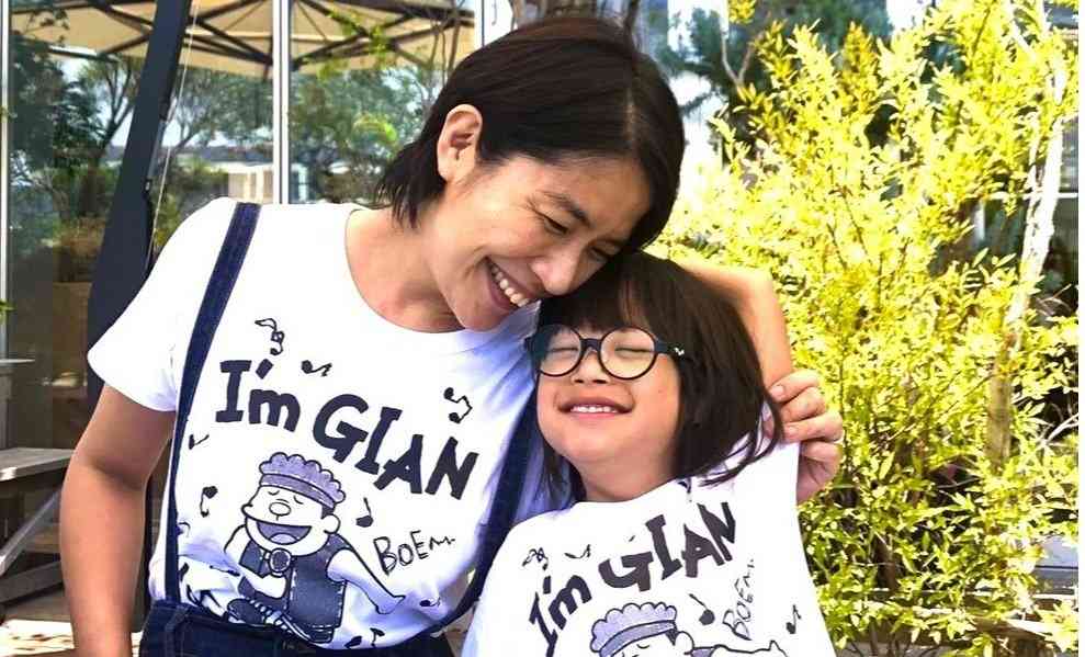 ダウン症児を育てる奥山佳恵さんが「新型出生前診断」に抱く違和感　「誰も幸せになっていない」