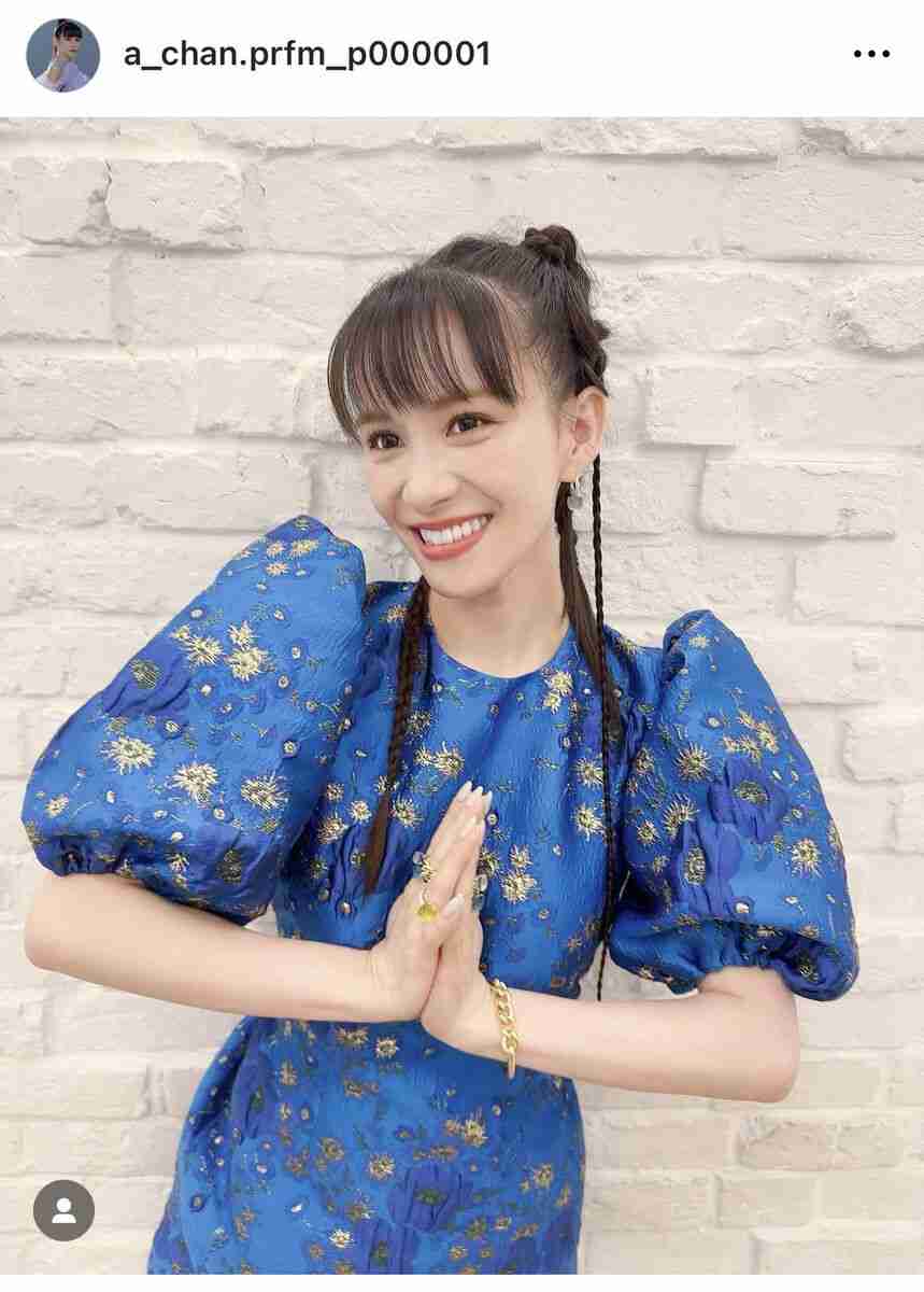 Perfumeあ～ちゃん、背中＆脚の大胆見せ！なチャイナドレス姿に「かわいすぎる」「ウエスト細」