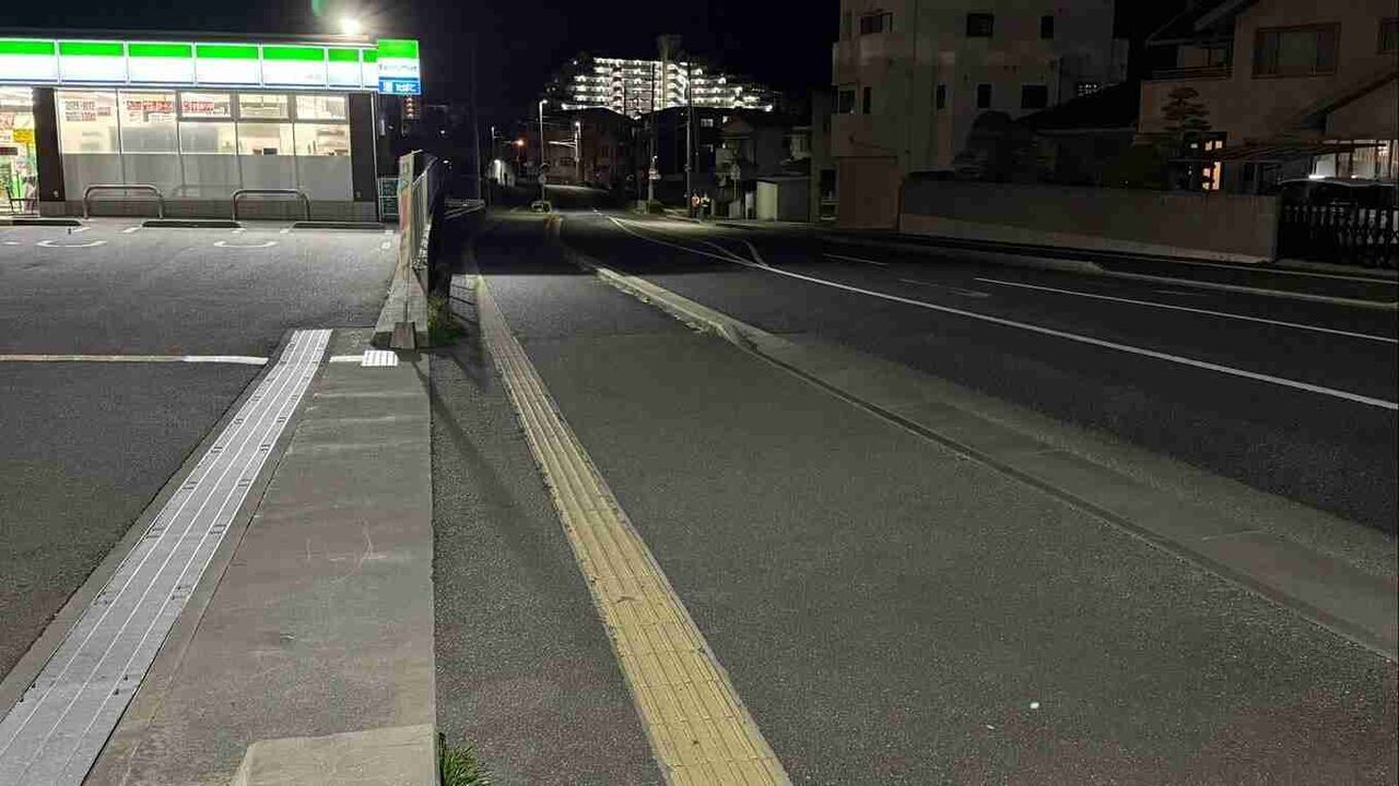 小学1年の男の子がコンビニ駐車場へ入ろうとした車にはねられ死亡　車運転の58歳男を逮捕「歩いていた子どもに気づかず」兵庫・明石市
