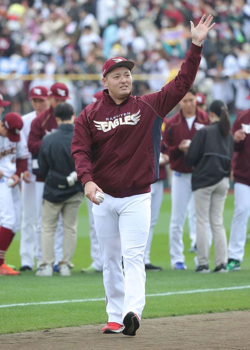 安楽智大のパワハラ疑い、楽天チームメートが証言「全部本当。あんなの氷山の一角」　若手を逆立ちさせ下着脱がせ下半身露出