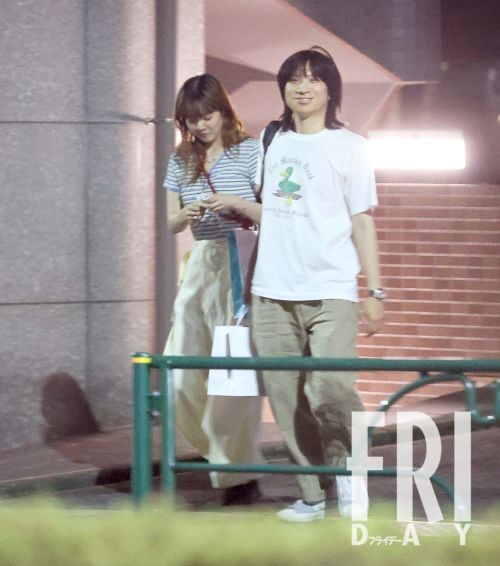 スクープ撮！あいみょん 恋人･尾崎世界観と「結婚秒読み」高級鮨屋デート！