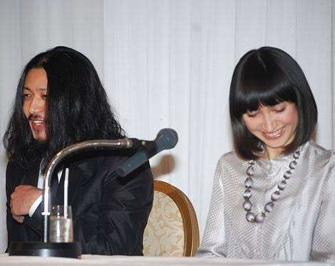 色々な芸能人の結婚会見が見たい