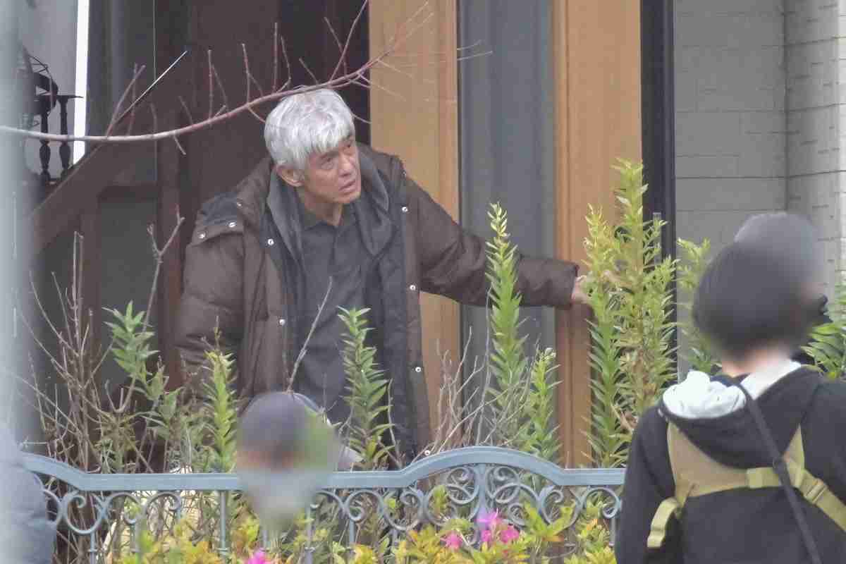 佐藤浩市が急激老化？「髪は真っ白、頬も体もやせこけて」撮影現場の見物客が騒然