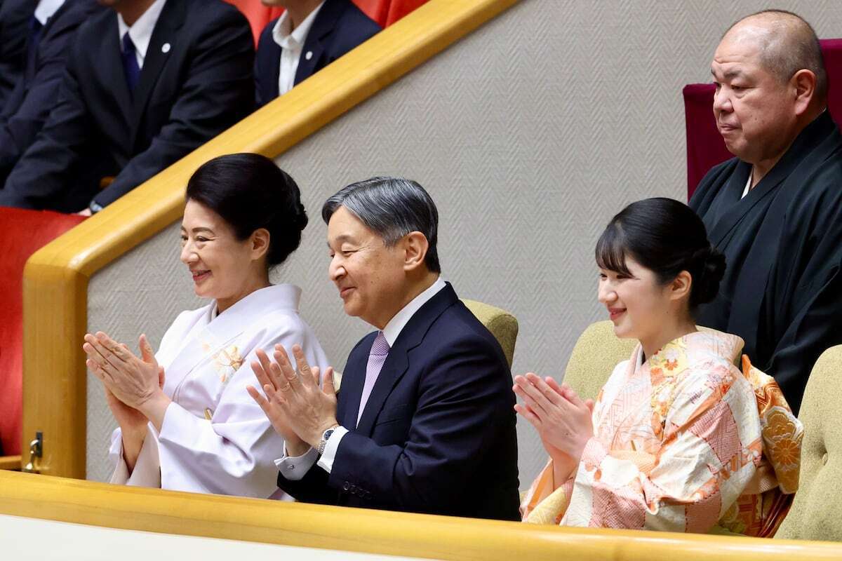 天皇陛下、大相撲をご観戦　6年ぶりの天覧相撲　皇后さまと愛子さまも着物姿でご覧に