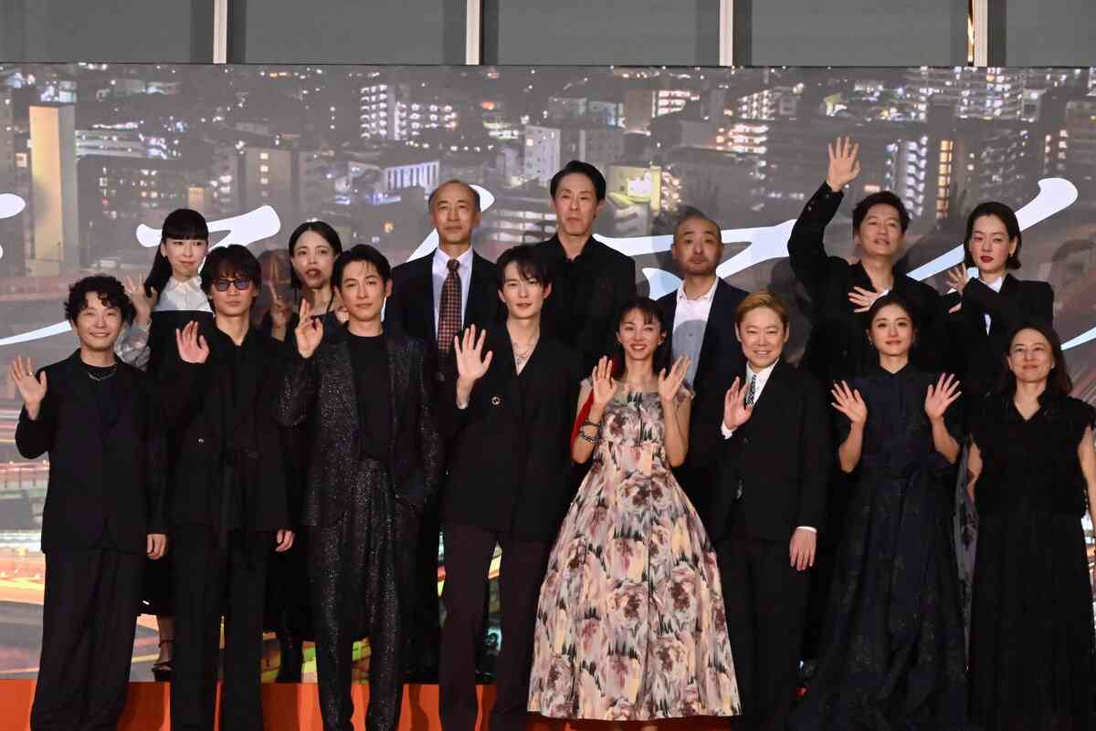 『ラストマイル』&『アンナチュラル』&『MIU404』登場人物が夢の共演 同じ世界線で描かれた3作キャスト集結「アベンジャーズのよう」