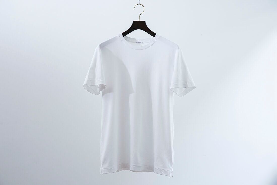 白Tシャツ