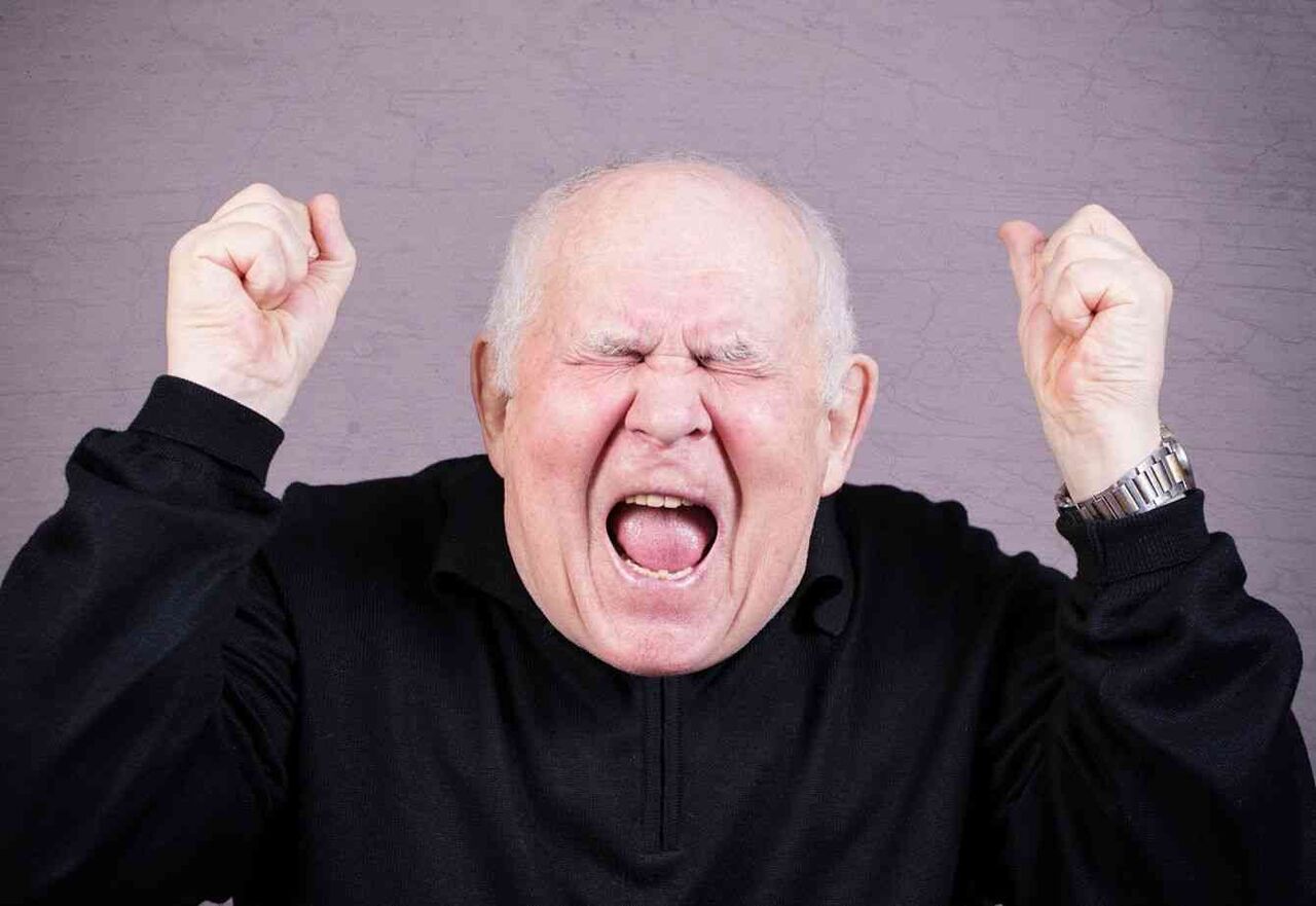 なぜ老親は陰謀論を信じやすいのか…中高年期に突然妄想が出現する｢遅発パラフレニー｣の恐ろしさ