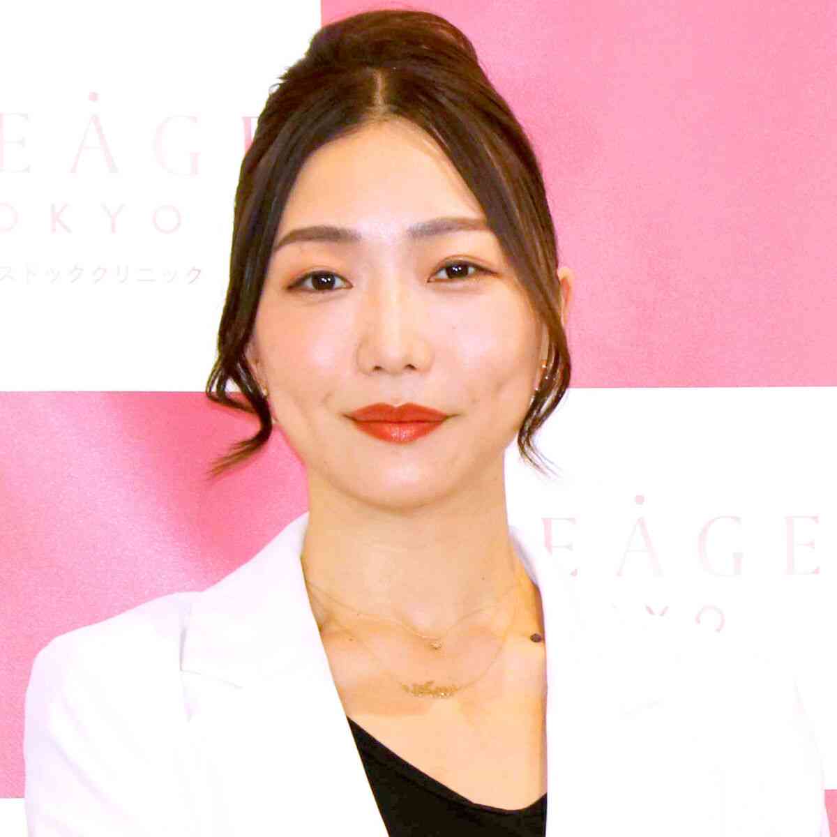 元外資系CA芸人、一番嫌なのは「日本人のお客」エコノミー客の名刺は「1枚たりとも残してない」とも