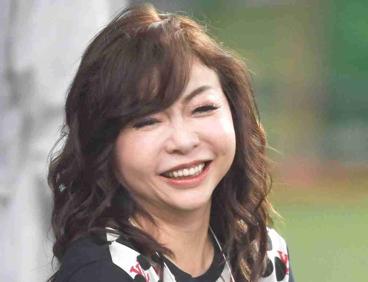 モモコ　ハイフ施術中のリアル姿を公開「1年1回、引き上げ」痛みの程度も明かす