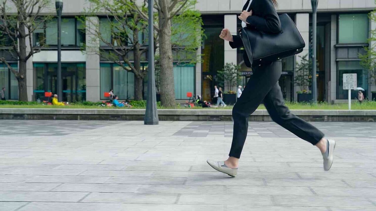 夫・子供・財力・美しさ・仕事…すべてを手に入れる「ワーママ」の睡眠時間は何時間？目を見張るしかない雑誌VERYの令和の価値観