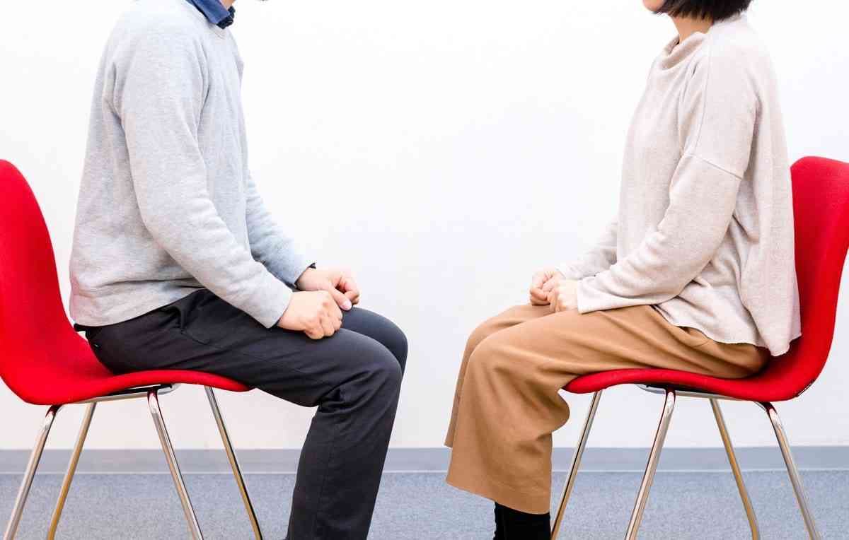 「40代の女はオバさんにしか見えない」婚活男の発言にドン引き。「彼女はいつも10歳下」と豪語する男の正体【専門家助言】