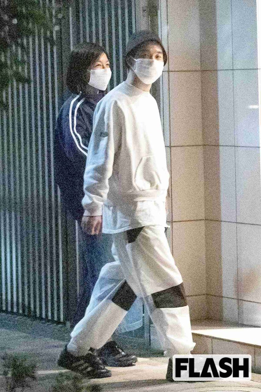 仲野太賀、森川葵と破局していた！“熱烈口説き中” 28歳女優と「自宅で2泊3日」ポルシェデートを目撃【スクープ】