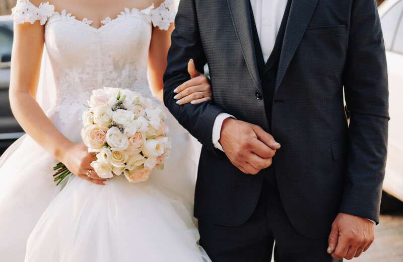 カジュアルな会費制のはずが…20代カップルが望む「1.5次会結婚式」の落とし穴