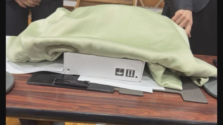 穴を開けた箱にスマホ隠す…小学校の児童が着替える教室で男性教師が動画撮影「休み時間の児童を確認するため」