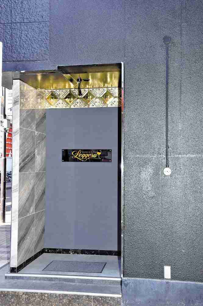 女「特別な日だから高級店へ」…アプリで出会った男性をキャビア専門店へ連れて行く