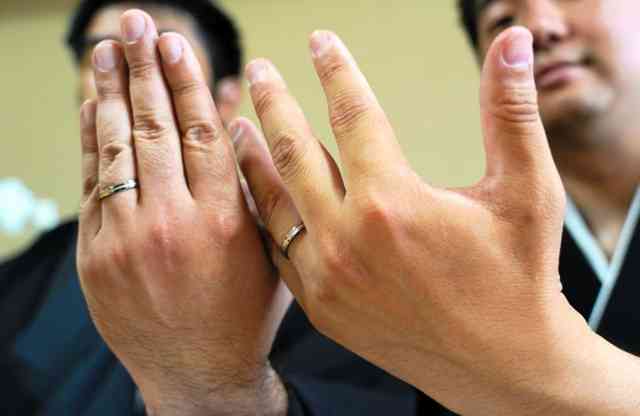 ゲイカップル「本当に幸せです」尼崎の神社で挙式　神社本庁「神道の考えには肯定も否定もない」