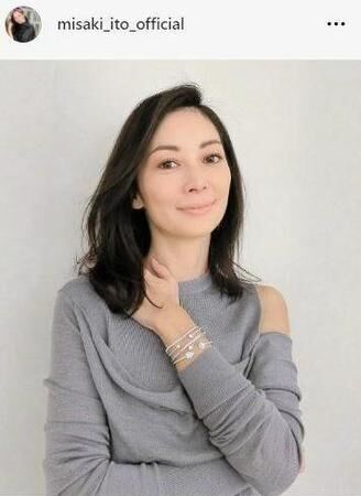 社長夫人で3児ママの伊東美咲　46歳になった最新姿が衝撃　顔アップの美貌が不変「エルメスたん♡」「セレブ」