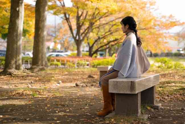 世帯年収1000万円を目指す夫に産後2か月で「親戚にでも預けて働け」と言われて離婚した30代女性