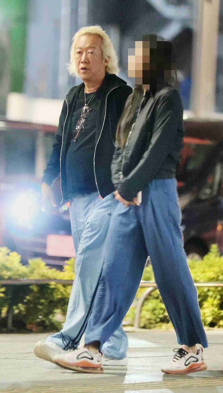 【スクープ！】『STARTO』福田 淳社長 二回り年下美女と｢路上連続キス」