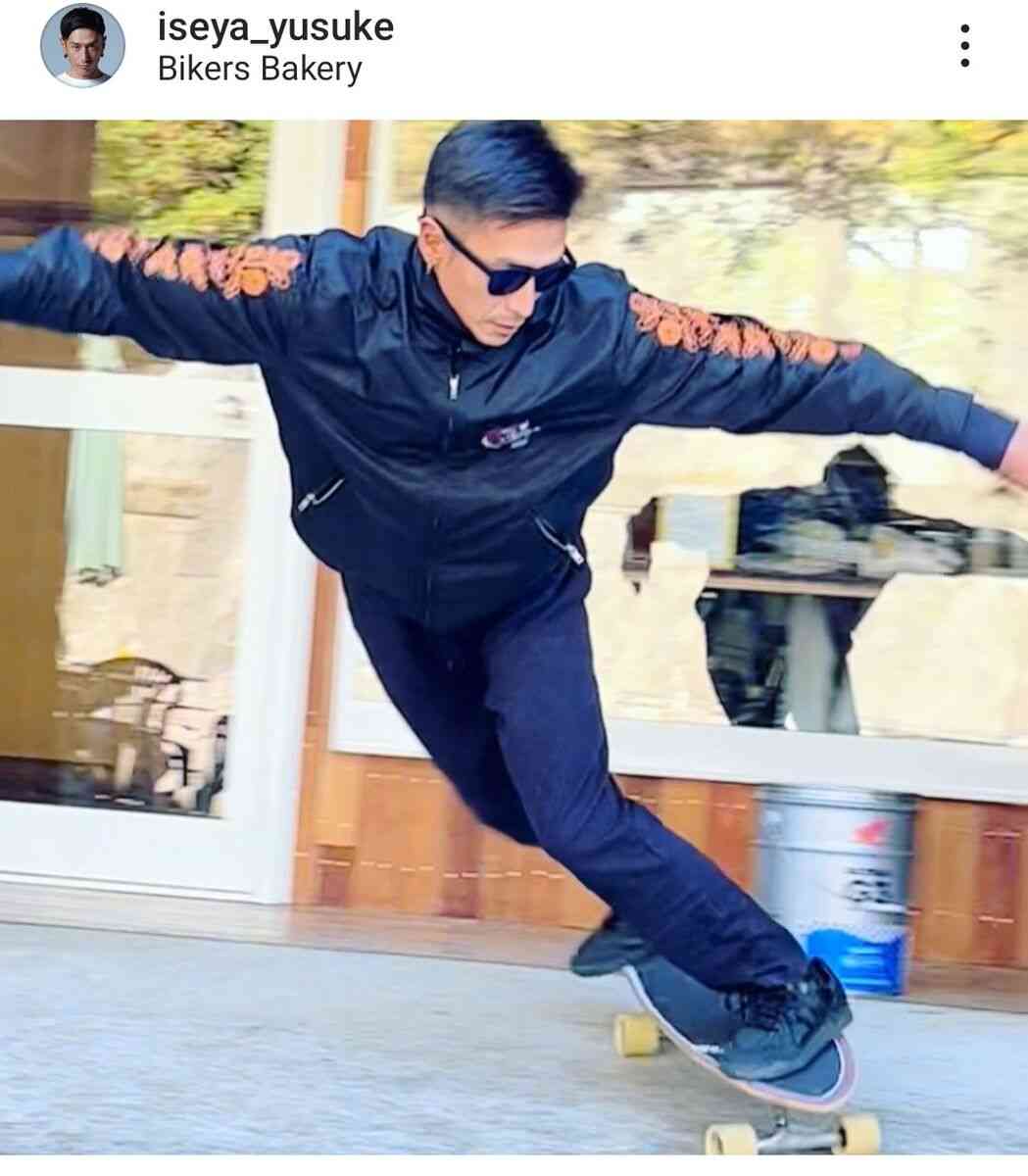 伊勢谷友介、47歳現在の姿…人気俳優→自由人に激変も「やばっ」「爆イケ」イカつい愛車など話題