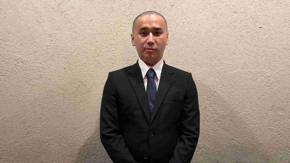 こめお、丸刈り黒スーツ姿で食中毒事故を再謝罪　割烹店は現在営業停止中「閉店を視野」