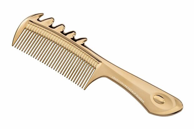 美肌女優がガチで愛用する即効き「頭皮ケアグッズ」田中みな実は“純金”、冨永愛は17万円超のアイテム