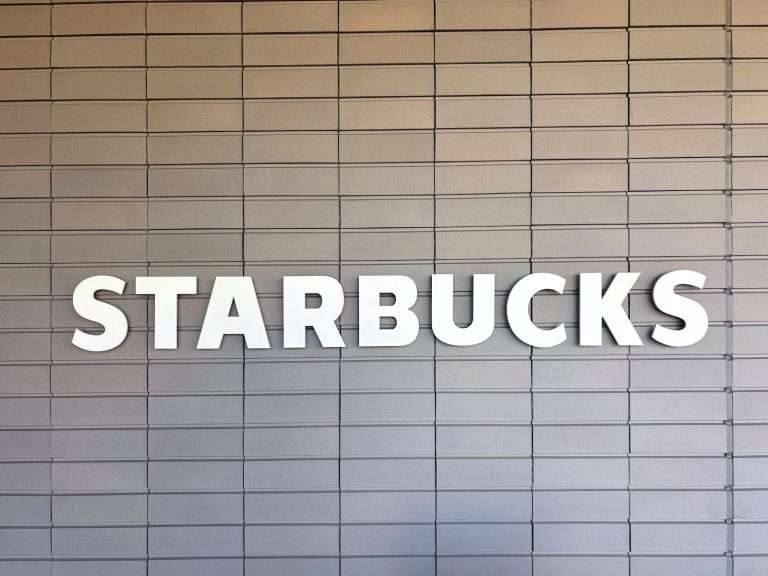 「スタバのバイトがキツい」は本当？まことしやかに囁かれる噂を元バイト店員が解説