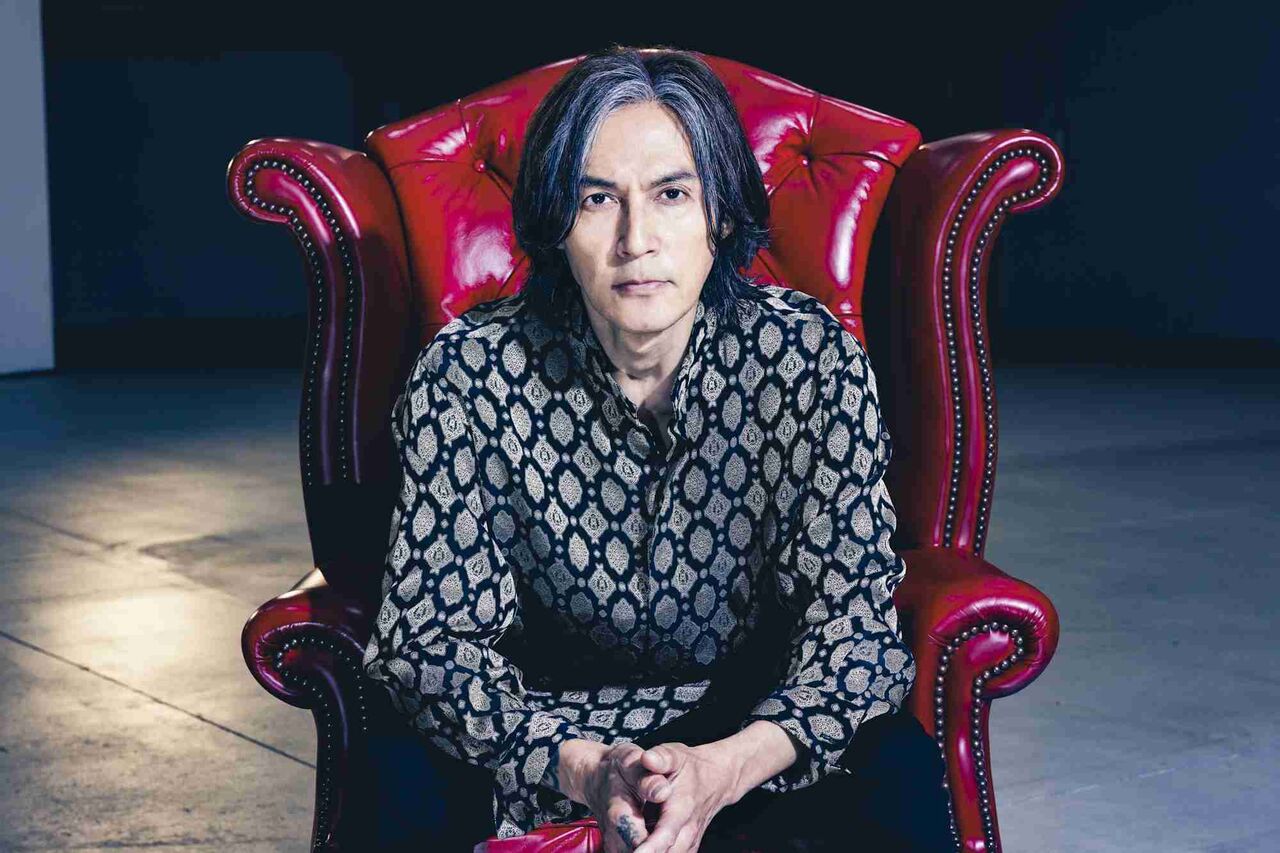 B'zは鎧、自分は普通、他人に嫉妬することもある――デビュー35周年、本人が語る「人間・稲葉浩志」