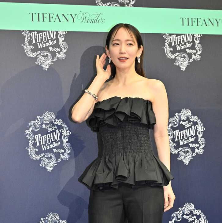 吉岡里帆や三吉彩花、山田涼介らティファニーイベントで美の競演　艶やかな衣装で魅了