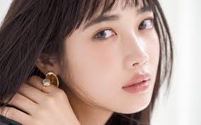 アイシャドウの締め色が似合う人似合わない人 アラサー女性のためのコスメ メイク 恋愛情報集めました