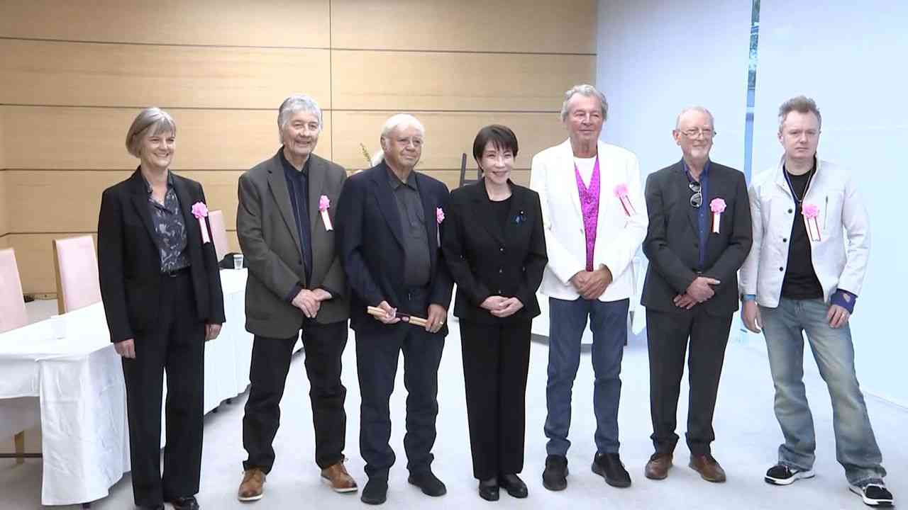 高市首相、憧れの英ハードロックバンド「DEEP PURPLE」と面会 「あなたは私の神」