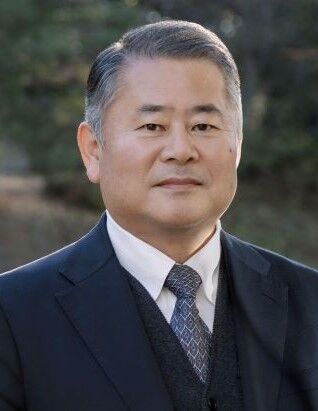 《本人直撃》「日本は核保有すべき」発言をしたのは“核軍縮担当”の首相補佐官だった！ 高市首相が更迭しない理由は…