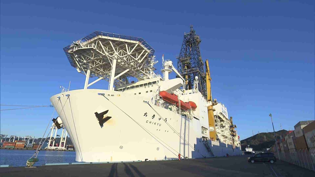 南鳥島近海でレアアースを含むとされる泥回収に成功　世界初