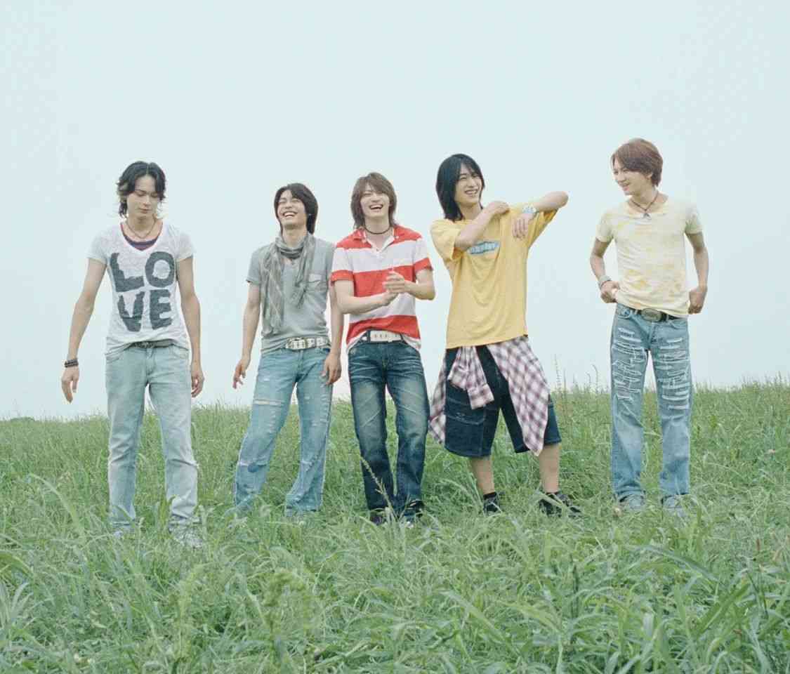 「嵐そっくり！」と賛否の謎グループ、デビュー楽曲にも嵐の匂いが。狙いか偶然か、“バズる仕掛け”のゆくえ