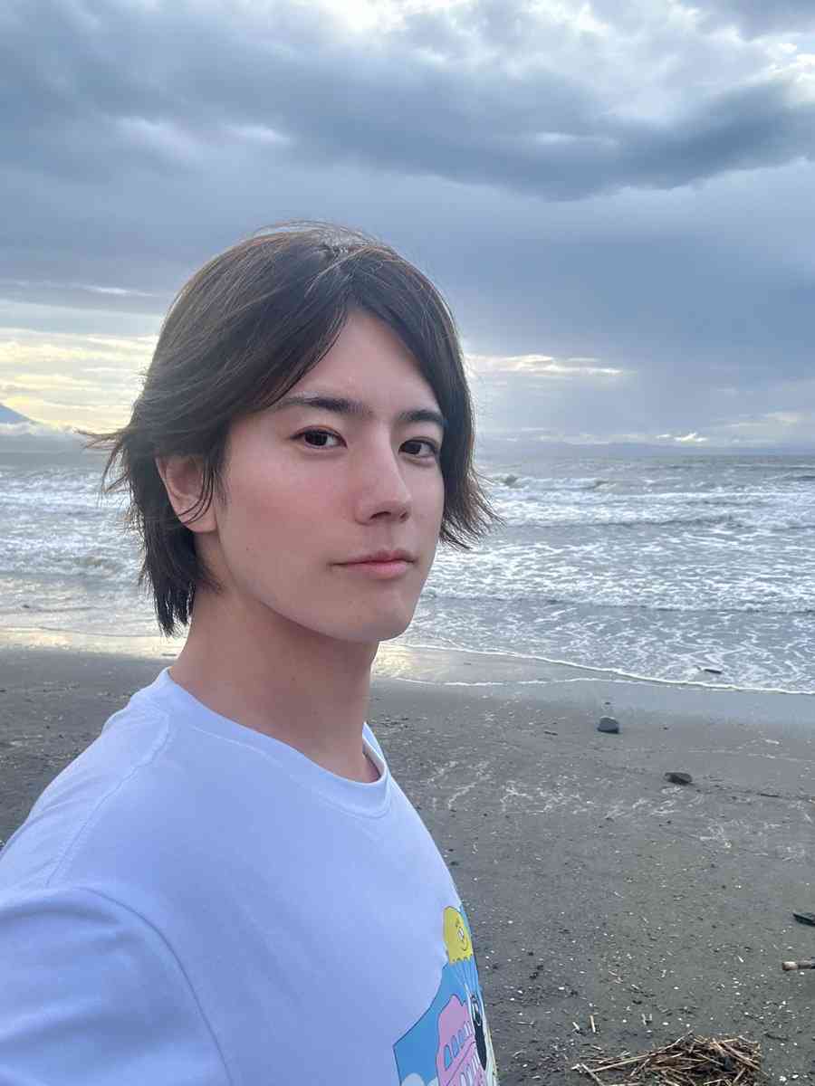 高IQ俳優・岩永徹也、コンサート合間に受けた難関資格試験に合格　ネット衝撃「この人えげつねぇ」